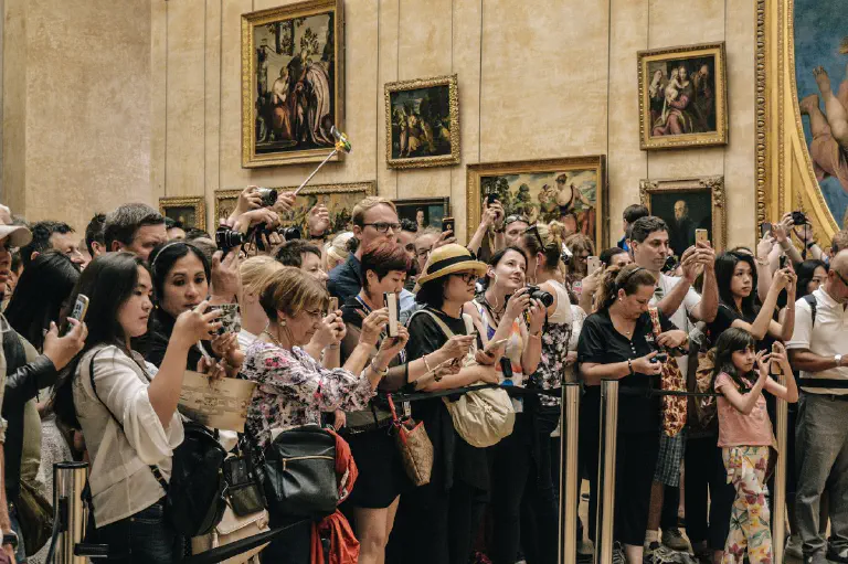 Art management differs from the management of a company