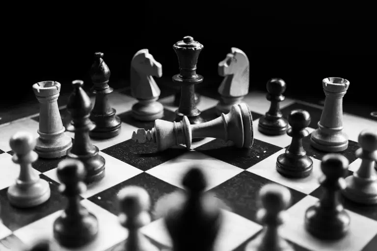 Statusdenken von Führungskräften kann den effizienten Einsatz von Ressourcen und damit die Unternehmensstrategie gefährden