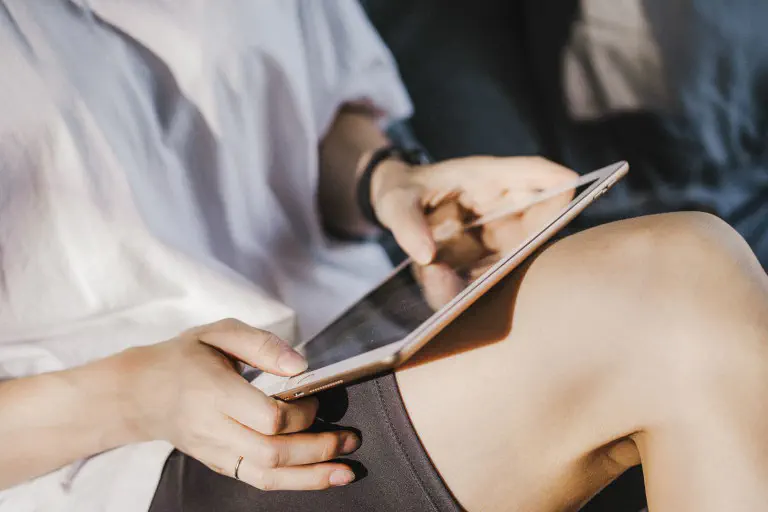 Mit Digital Detox systematisch die Bildschirmzeit verringern