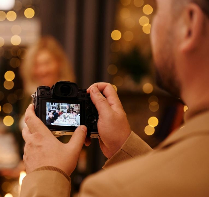 Assign someone to take photos during the Gender Reveal Party.