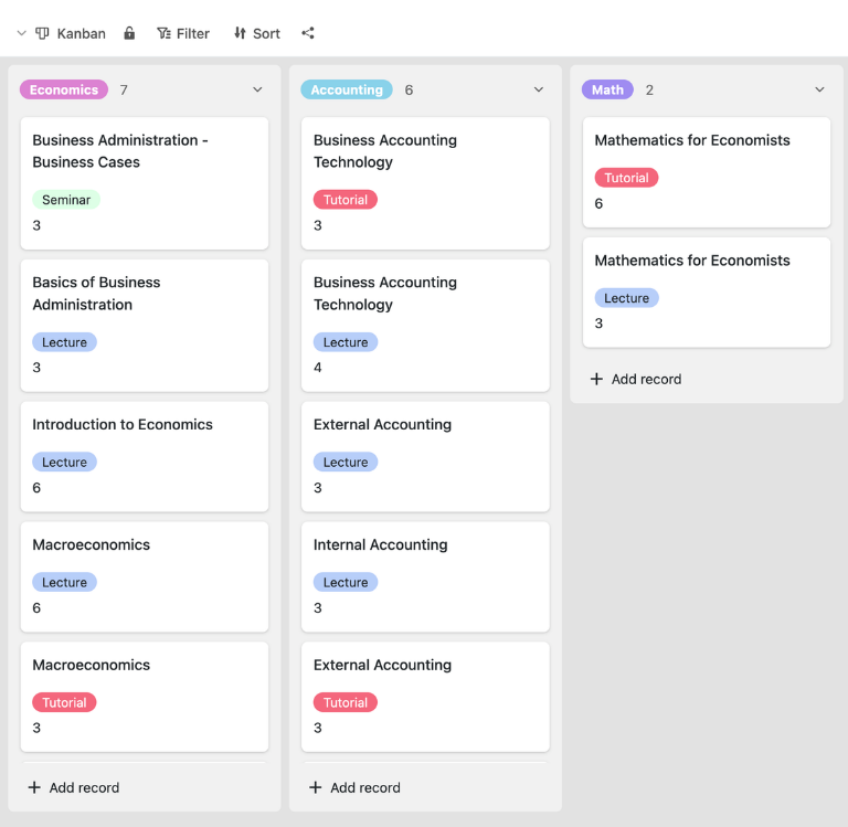 App interactiva de planificador de estudios con formularios, campos de notas, vista de calendario y tableros Kanban en SeaTable
