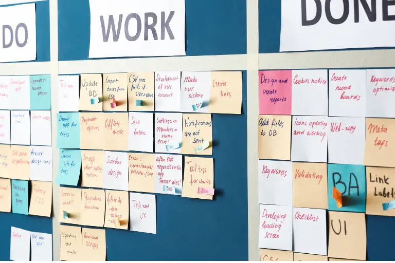 Optimisez votre gestion des tâches grâce aux avantages du low-code et du no-code.