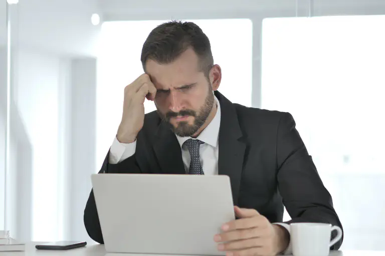 Muitas avaliações do Notion revelam frustração com problemas de desempenho.