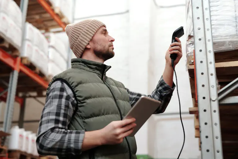 Digital order management in the warehouse